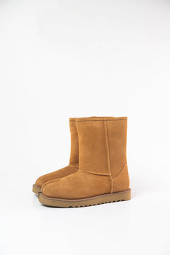 BROWN TUGG